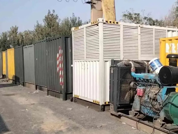 麻涌镇200KW柴油发电机机组每小时油耗是多少？